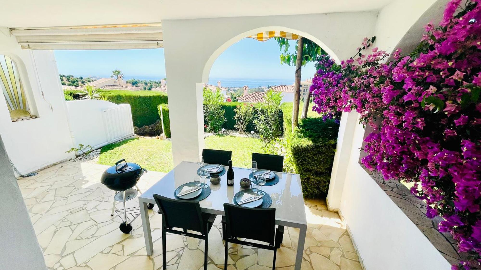 Modern Garden Apartment With A Fantastic Sea View And A Private Garden Sitio de Calahonda Exterior foto