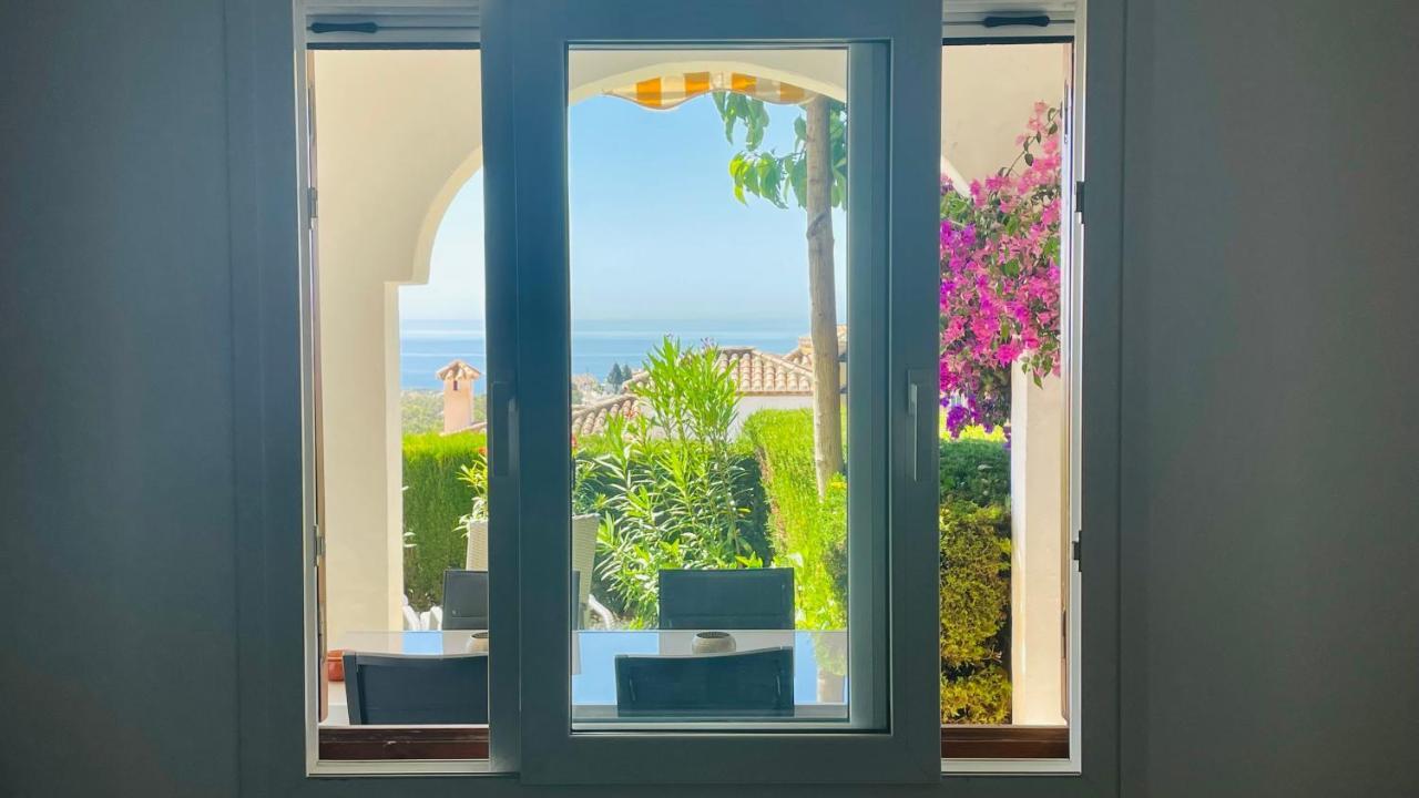 Modern Garden Apartment With A Fantastic Sea View And A Private Garden Sitio de Calahonda Exterior foto